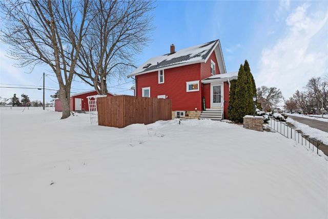 2448 2nd Street SW, Cedar Rapids, IA 52404