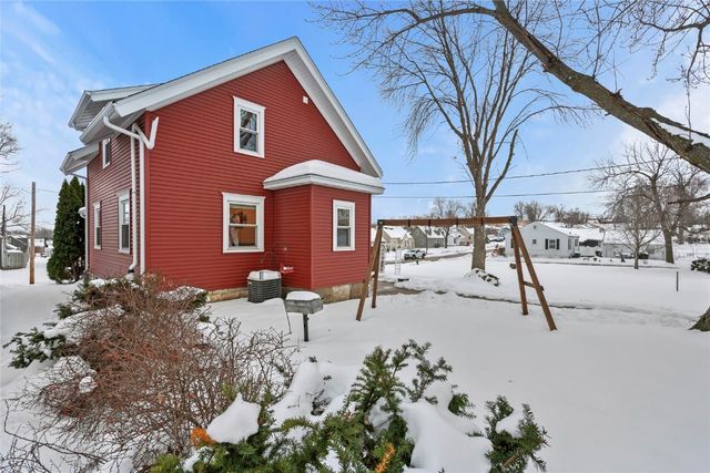 2448 2nd Street SW, Cedar Rapids, IA 52404