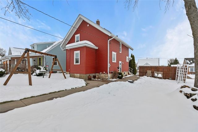 2448 2nd Street SW, Cedar Rapids, IA 52404