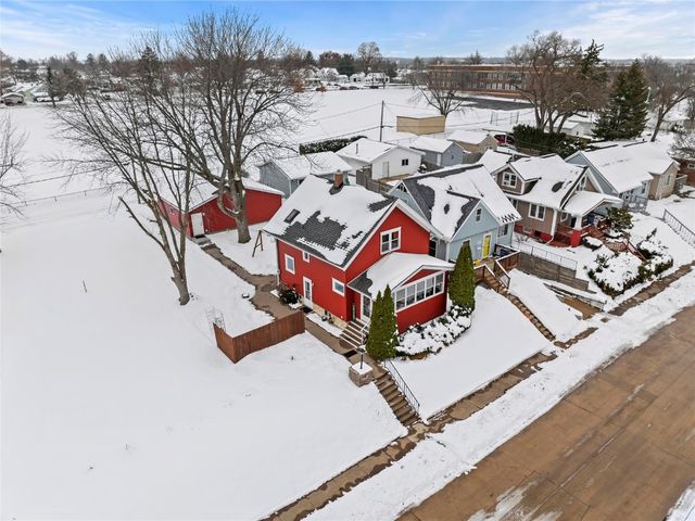 2448 2nd Street SW, Cedar Rapids, IA 52404