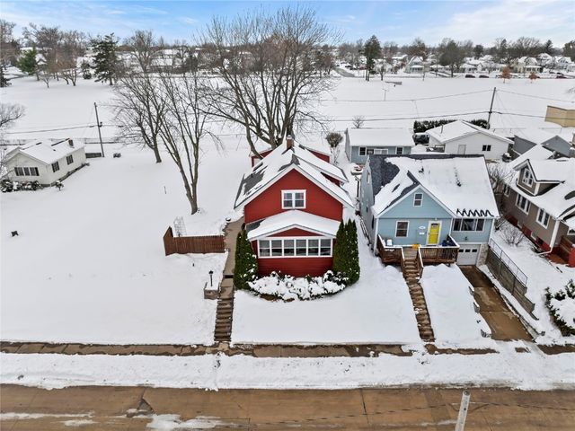 2448 2nd Street SW, Cedar Rapids, IA 52404