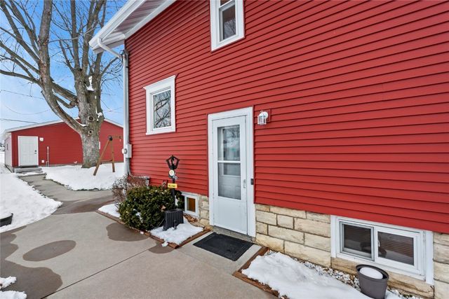 2448 2nd Street SW, Cedar Rapids, IA 52404