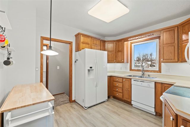 2448 2nd Street SW, Cedar Rapids, IA 52404