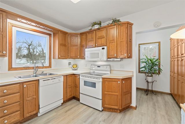 2448 2nd Street SW, Cedar Rapids, IA 52404