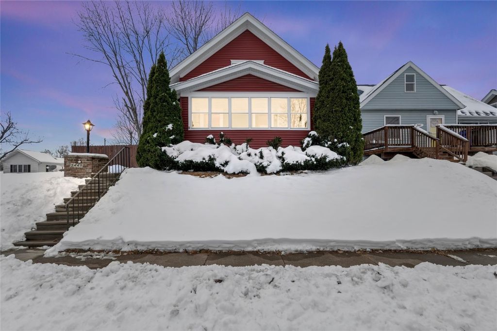 2448 2nd Street SW, Cedar Rapids, IA 52404