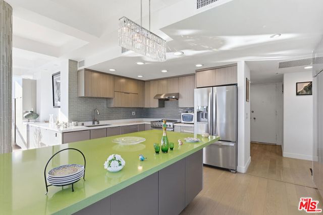 17350 W Sunset Boulevard 305, Pacific Palisades, CA 90272