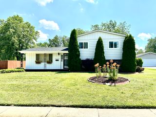 36429 N Edgewood Drive, Gurnee, IL 60031
