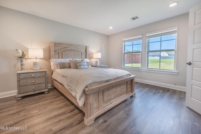 9724 West Oaklawn Road, Biloxi, MS 39532
