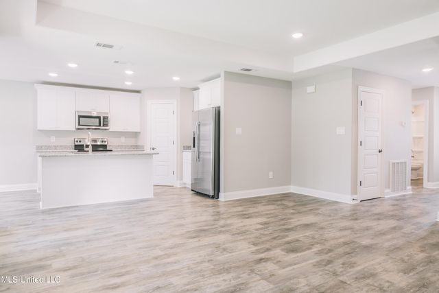 9724 West Oaklawn Road, Biloxi, MS 39532