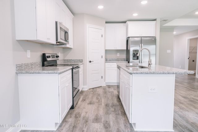 9724 West Oaklawn Road, Biloxi, MS 39532