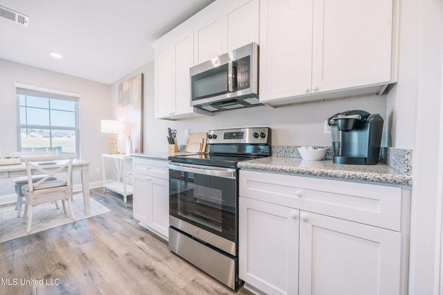 9724 West Oaklawn Road, Biloxi, MS 39532