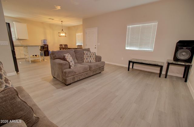 525 W 13TH Place, Casa Grande, AZ 85122