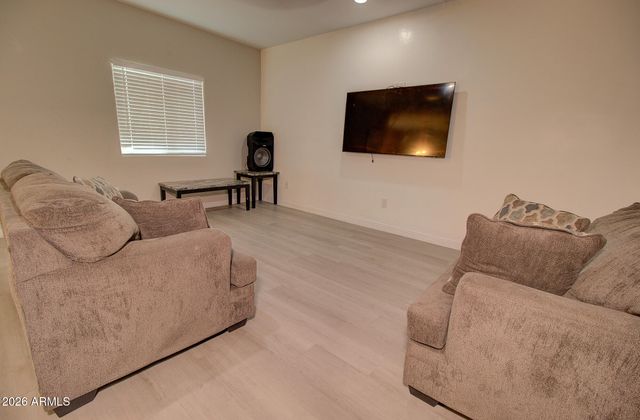 525 W 13TH Place, Casa Grande, AZ 85122
