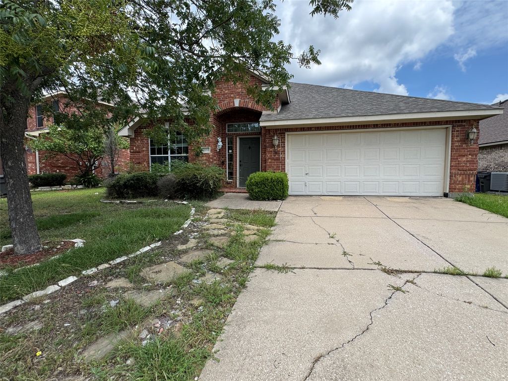 2033 Meadow Park Drive, Princeton, TX 75407