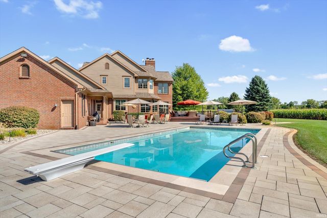 68555 Oak Road, Lakeville, IN 46536