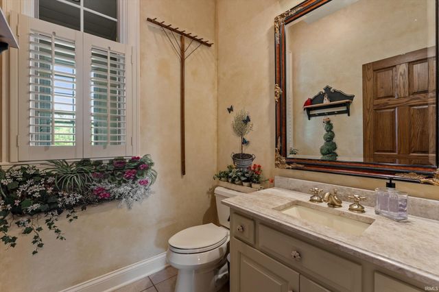 68555 Oak Road, Lakeville, IN 46536