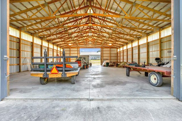 68555 Oak Road, Lakeville, IN 46536