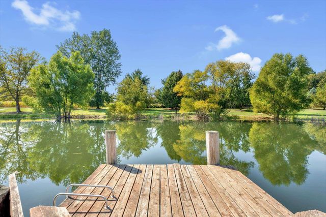 68555 Oak Road, Lakeville, IN 46536