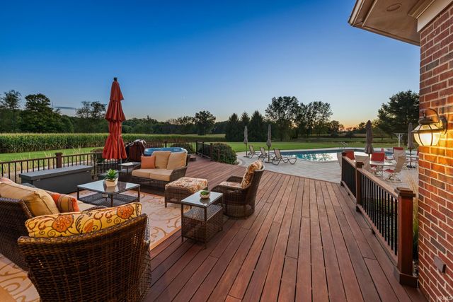 68555 Oak Road, Lakeville, IN 46536