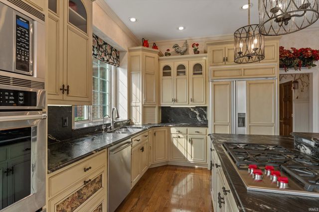 68555 Oak Road, Lakeville, IN 46536