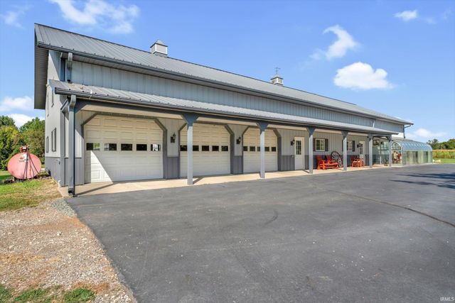 68555 Oak Road, Lakeville, IN 46536