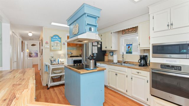 426 Sand Dollar Ct., Myrtle Beach, SC 29575