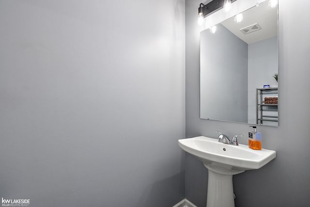 51336 Times Square Drive, Shelby Twp, MI 48315