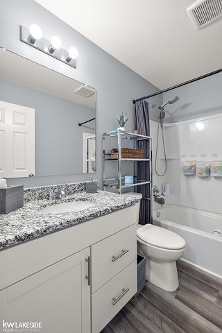 51336 Times Square Drive, Shelby Twp, MI 48315