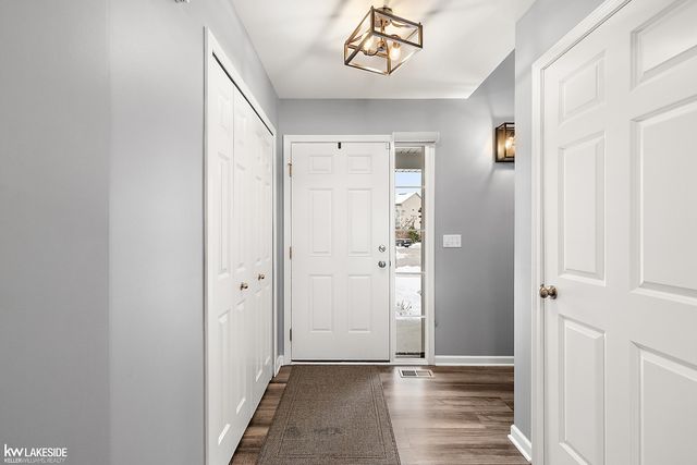 51336 Times Square Drive, Shelby Twp, MI 48315