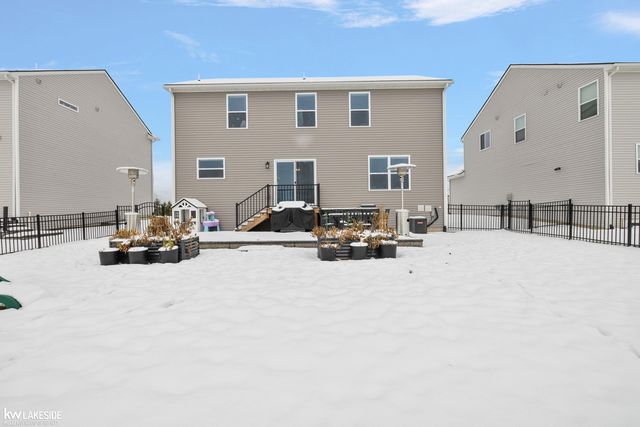 51336 Times Square Drive, Shelby Twp, MI 48315