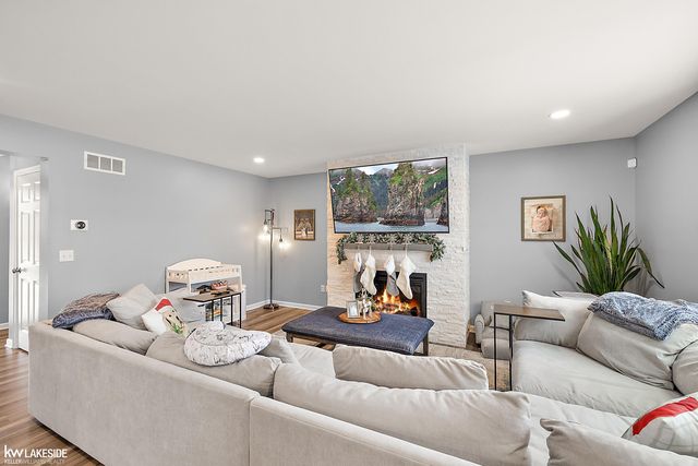 51336 Times Square Drive, Shelby Twp, MI 48315