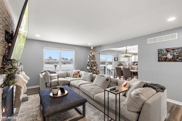 51336 Times Square Drive, Shelby Twp, MI 48315