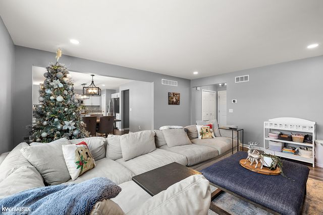 51336 Times Square Drive, Shelby Twp, MI 48315