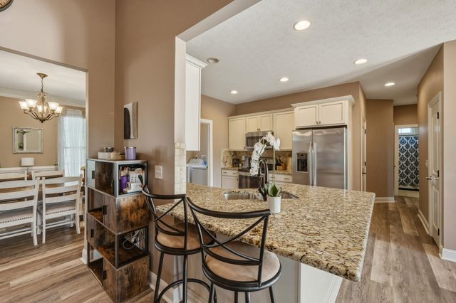 455 Aviators Point, Eleanor, WV 25070