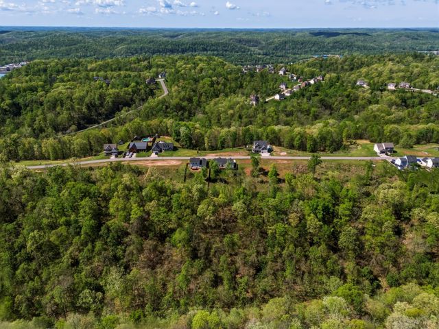 455 Aviators Point, Eleanor, WV 25070