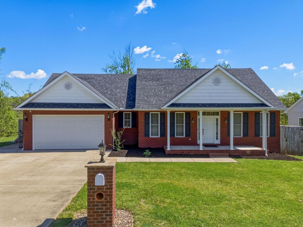 455 Aviators Point, Eleanor, WV 25070