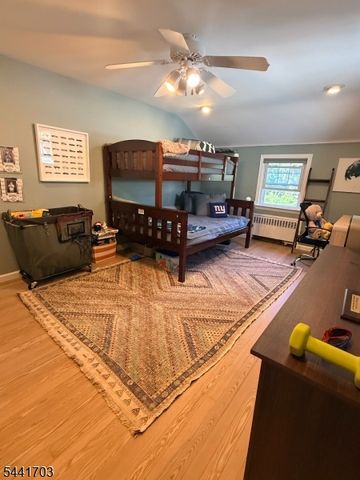 11 MONROE AVENUE, Roseland Boro, NJ 07068