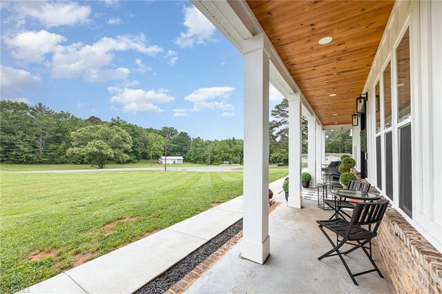 138 Arthur Needham Road, Pilot Mountain, NC 27041