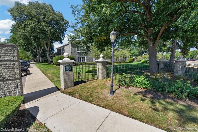 1111 N Old Woodward Avenue 17, Birmingham, MI 48009
