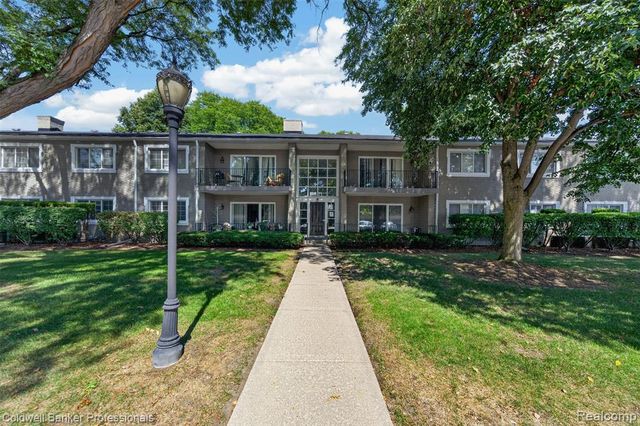 1111 N Old Woodward Avenue 17, Birmingham, MI 48009