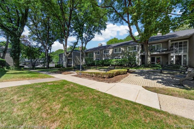 1111 N Old Woodward Avenue 17, Birmingham, MI 48009