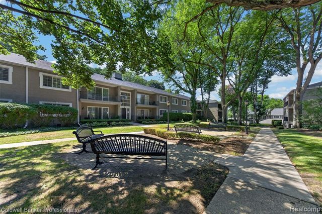 1111 N Old Woodward Avenue 17, Birmingham, MI 48009