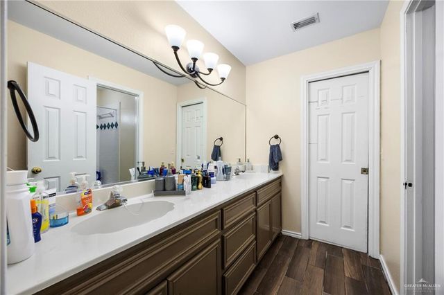 105 E Hawk Avenue, Mcallen, TX 78504