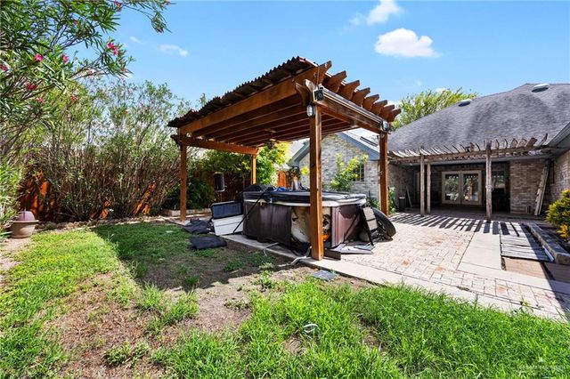 105 E Hawk Avenue, Mcallen, TX 78504