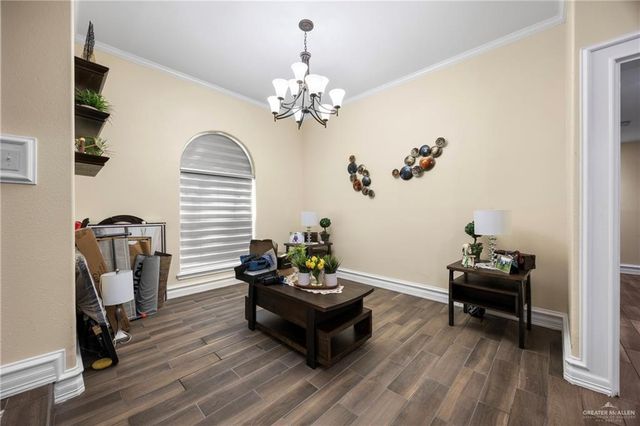 105 E Hawk Avenue, Mcallen, TX 78504