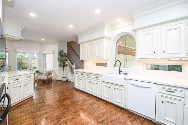 2107 Pecan Trail Drive, Richmond, TX 77406