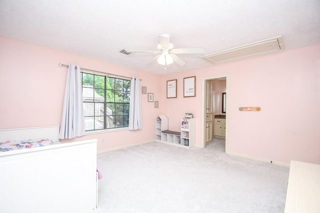 2107 Pecan Trail Drive, Richmond, TX 77406