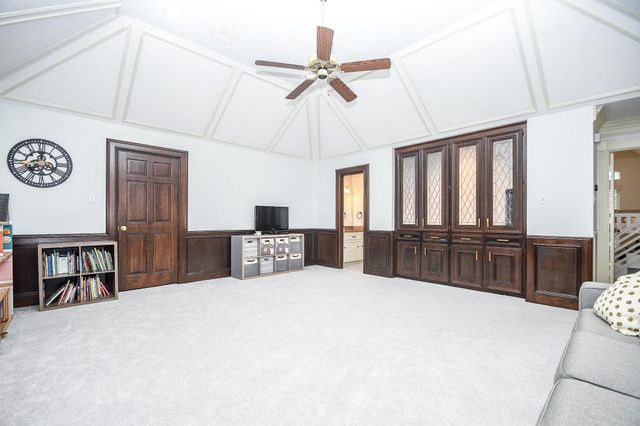 2107 Pecan Trail Drive, Richmond, TX 77406