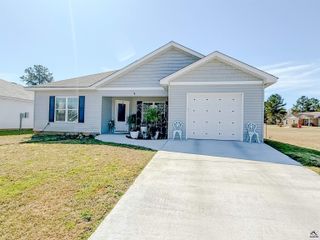 9 Risby Street, Hawkinsville, GA 31036
