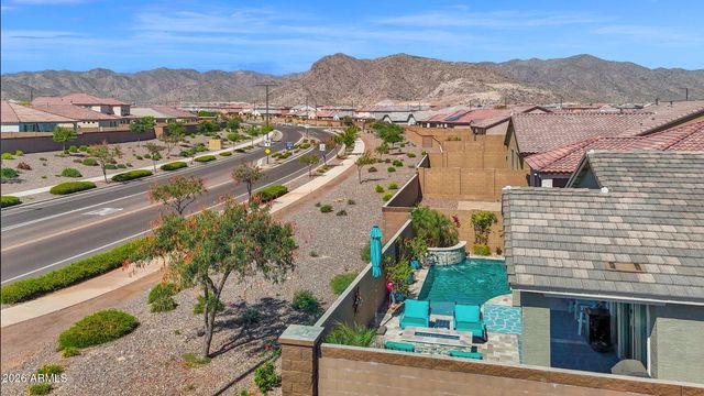 19607 W BADGETT Lane, Litchfield Park, AZ 85340